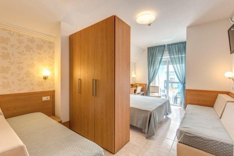 Hotel Astromare 3*