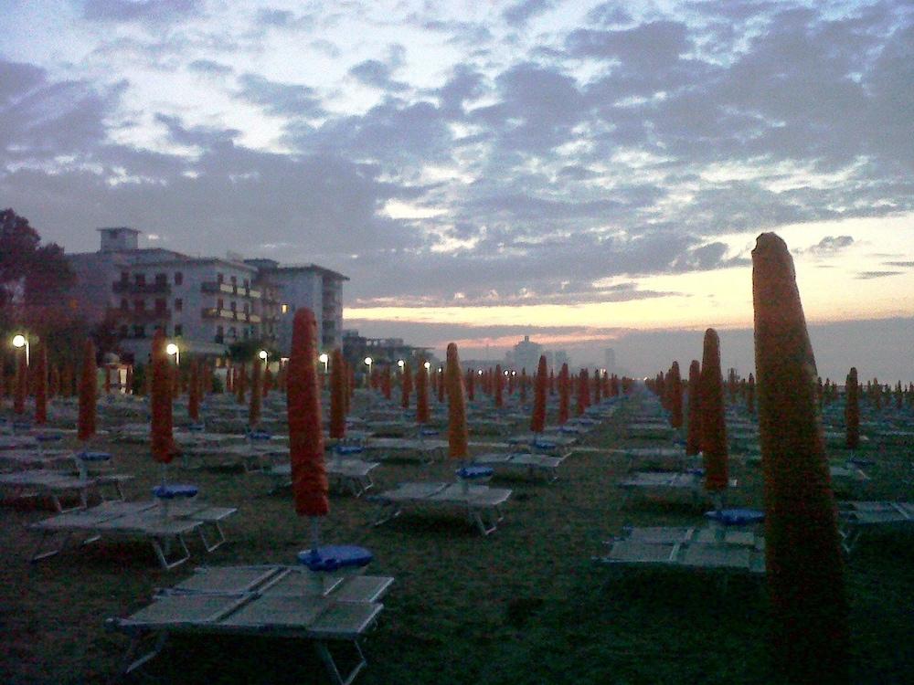 Dolcevita Park & Included